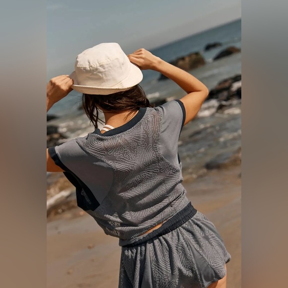 NEW Free People Movement Good Sport Cropped Tee Blue Lace Blue Size Small NWT - Picture 2 of 6